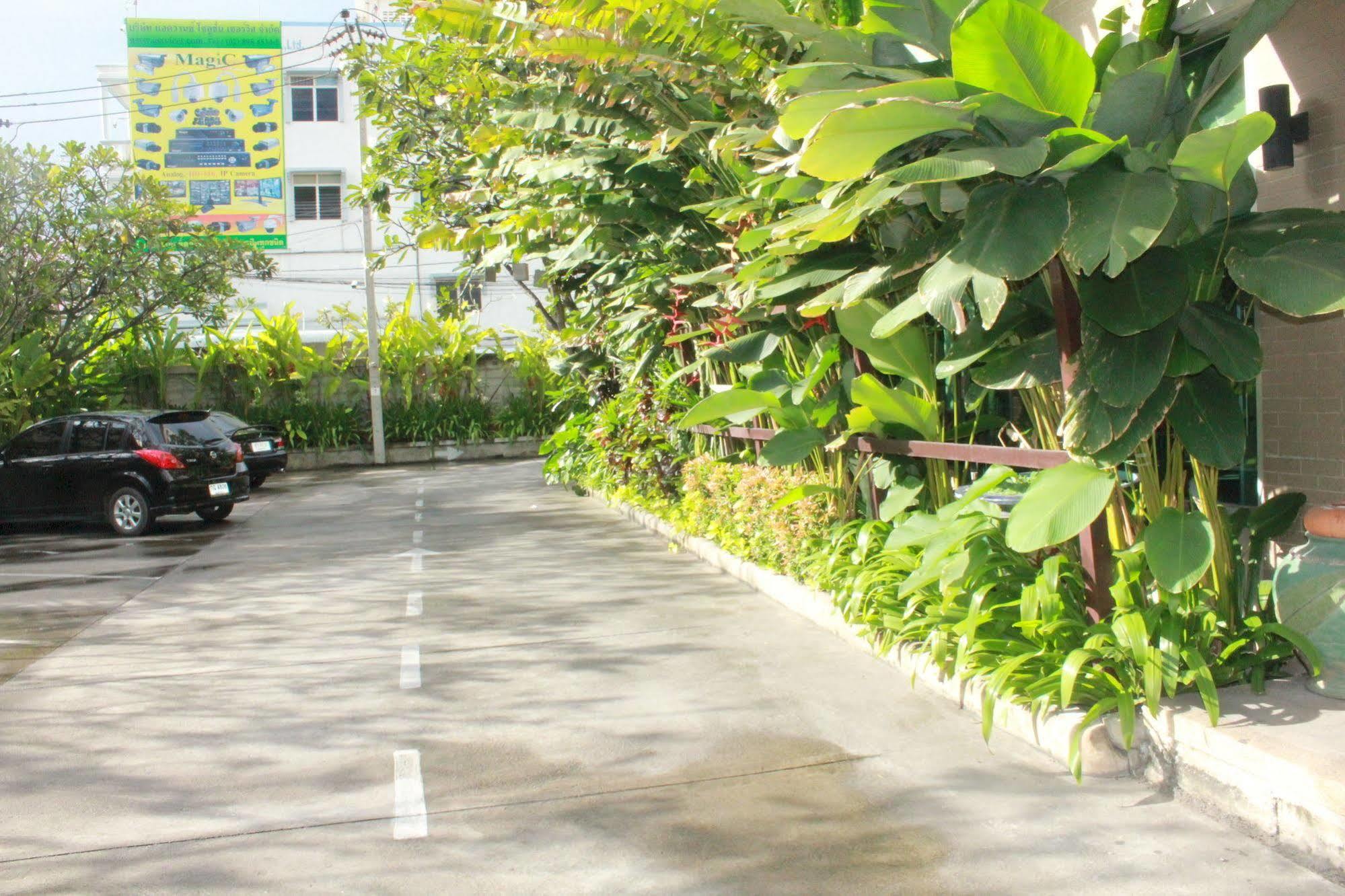 14 Place Bangkok Esterno foto